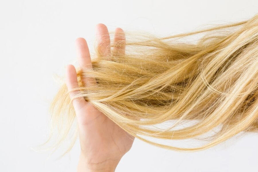 The 4 Worst Habits that Cause Dry Hair